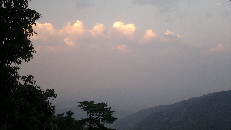Blick von Dharamsala in den Himalaya