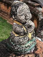 Steinfigur im Tempel