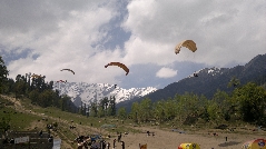 Indisches Gleitschirmfliegen