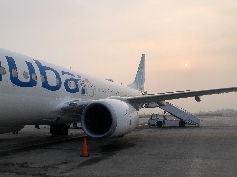 FlyDubai im Sonnenaufgang 