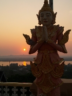  Sonnenuntergang in der Uzina Pagode
