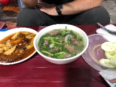 Beefsteak, Pho und Gurke