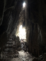 Die Höhle erinnert tatsächlich etwas an eine Kathedrale