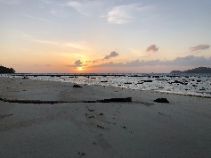 Sonnenaufgang über Daracotan Island